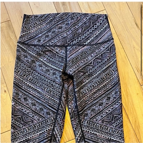 Lululemon Wunder Under High-Rise Tight Full-On Luxtreme 28" Tribal Pace six (6) - Picture 3 of 10